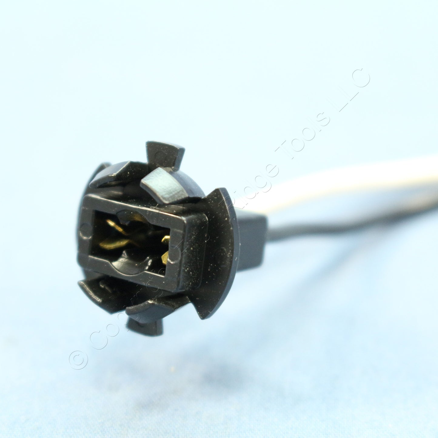 Leviton 562-800 Wedge-Base Snap-In Lampholders 8' Lead for T3 1/4 Miniature 10pc