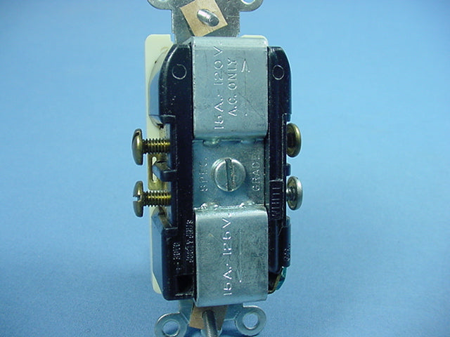Leviton 5625-I Ivory Decora Single Pole Toggle Switch 5-15R 15A 125V Receptacle