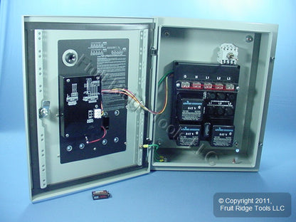 Leviton 57347-M3S Distribution Surge Suppressor Panel NEMA Type 12 347/600V 3�Y