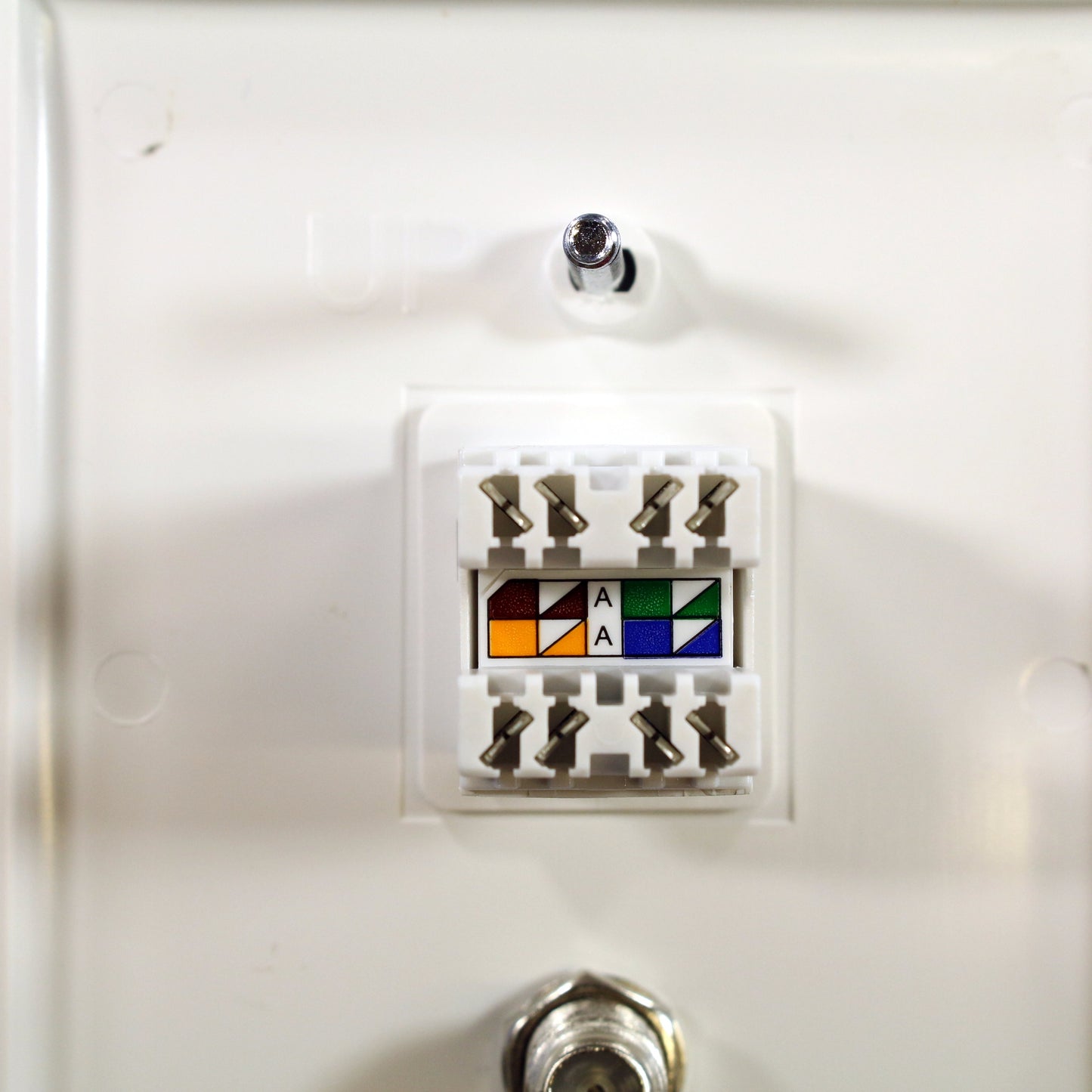 Leviton 5EA10-M2W White 1-Gang Thermoplastic Unbreakable Midway Wallplate Cover