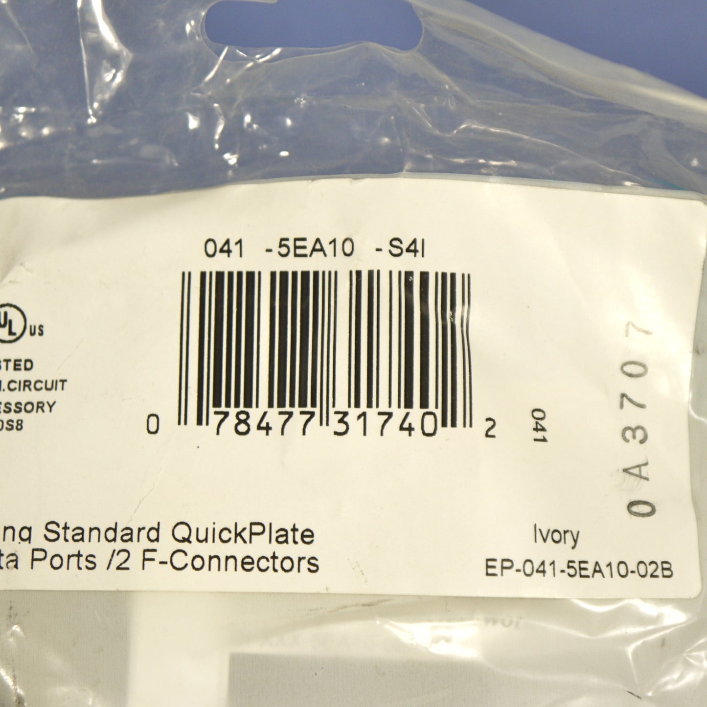 Leviton 5EA10-S4I Ivory 1-Gang Cat5e Coax Unbreakable Standard Wallplate Cover
