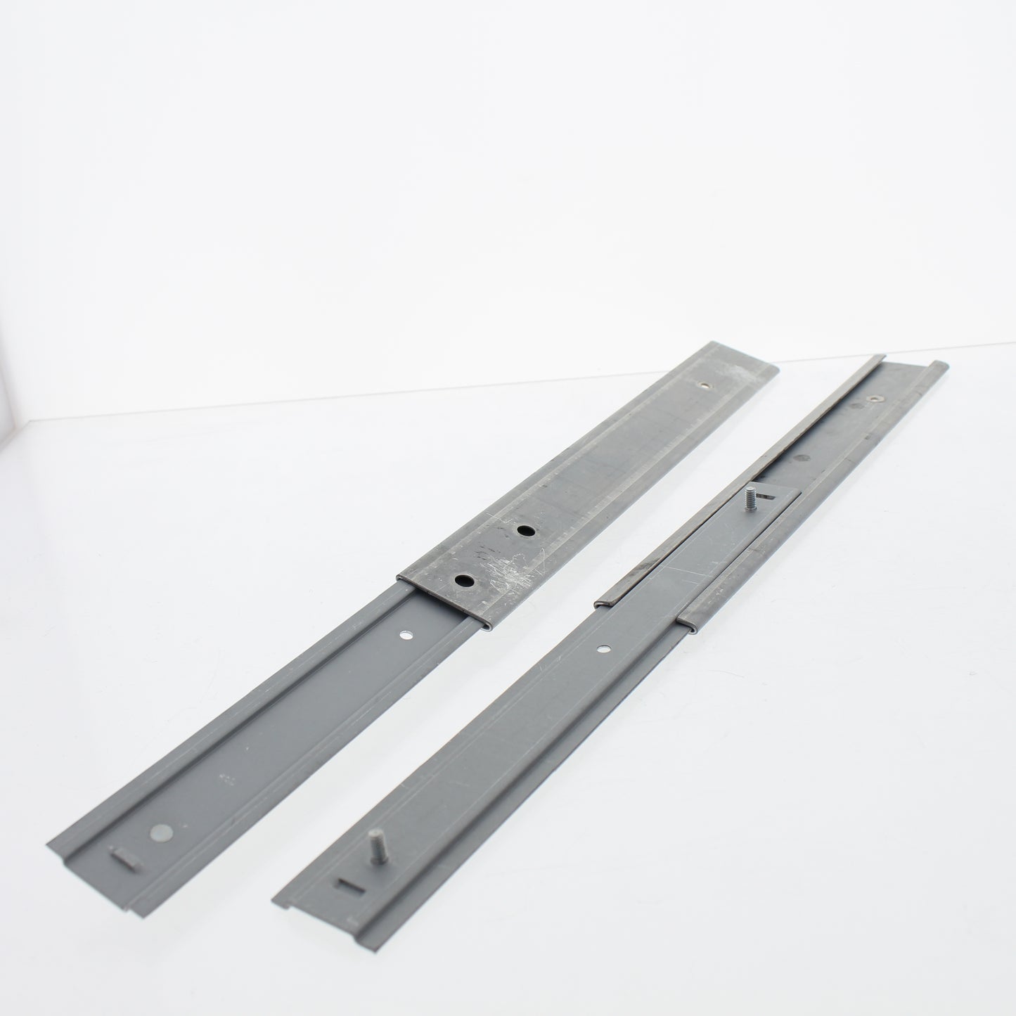 Leviton 5S100-SLM Slide Rail Kit for 0-24 or 0-72 Fiber Rack Mount Panels