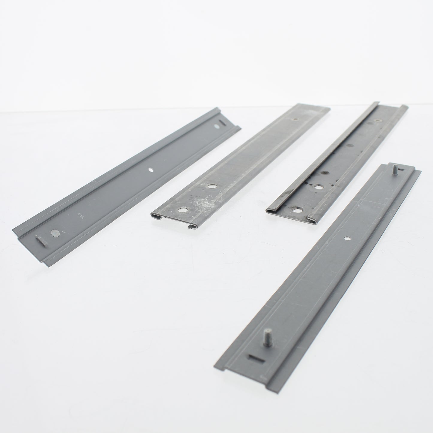 Leviton 5S100-SLM Slide Rail Kit for 0-24 or 0-72 Fiber Rack Mount Panels