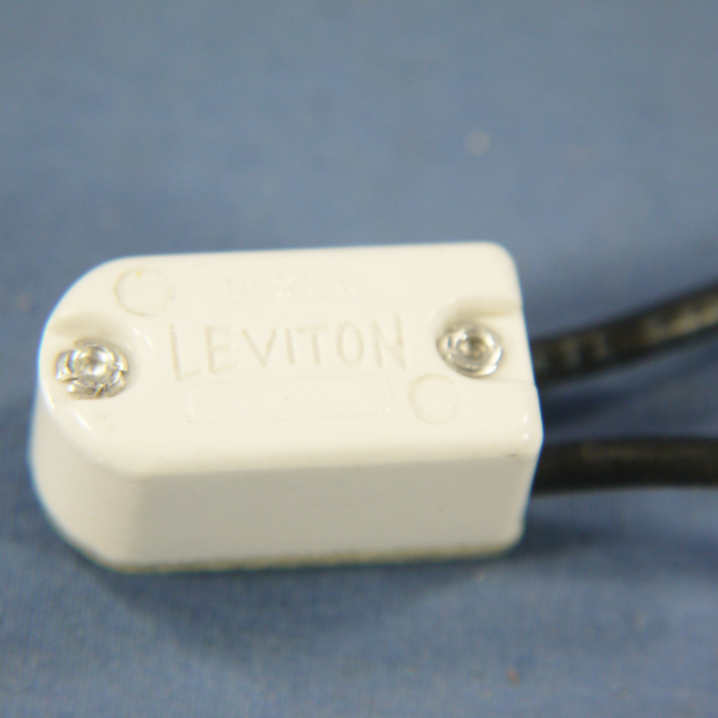 Leviton 6254 White Bulb Lifesaver Circuit Dimmer 200W-120V AC Incandescent Only