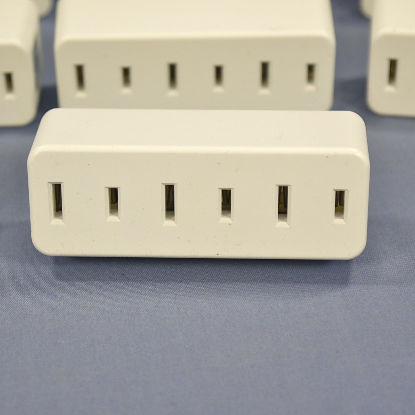 10 Leviton White Polarized Triple Tap Outlet Adapters Nema 1-15R 15A 125V 63-W