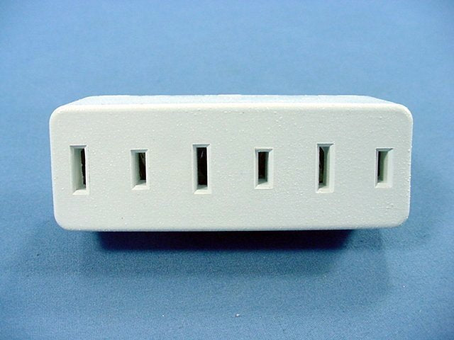 Leviton White Triple Tap Polarized Outlet Power Adapter Nema 1-15R 15A 125V 63-W