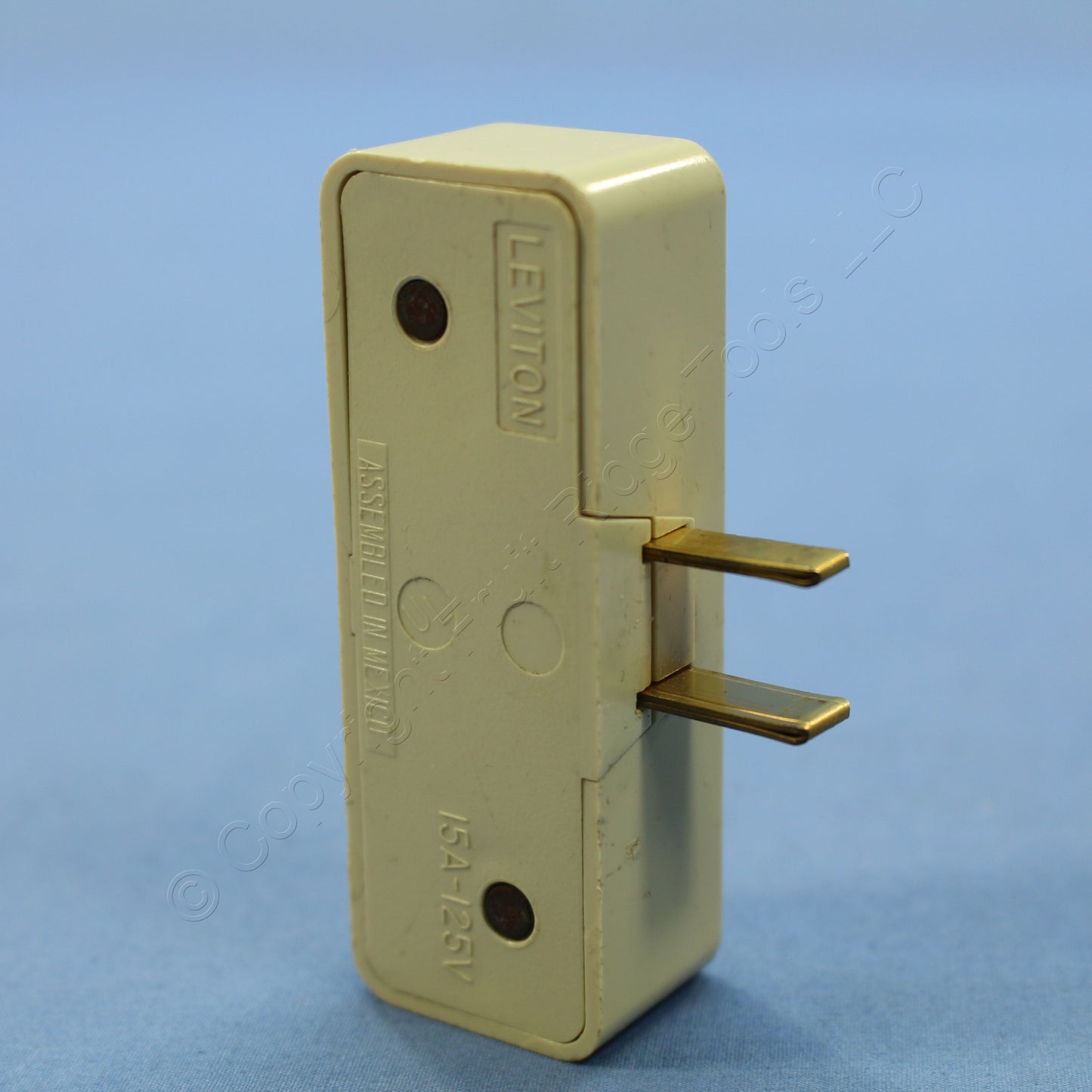 10 Leviton Ivory Polarized Plug-In Triple Tap Outlet Adapters Nema 1-15 15A 65-I