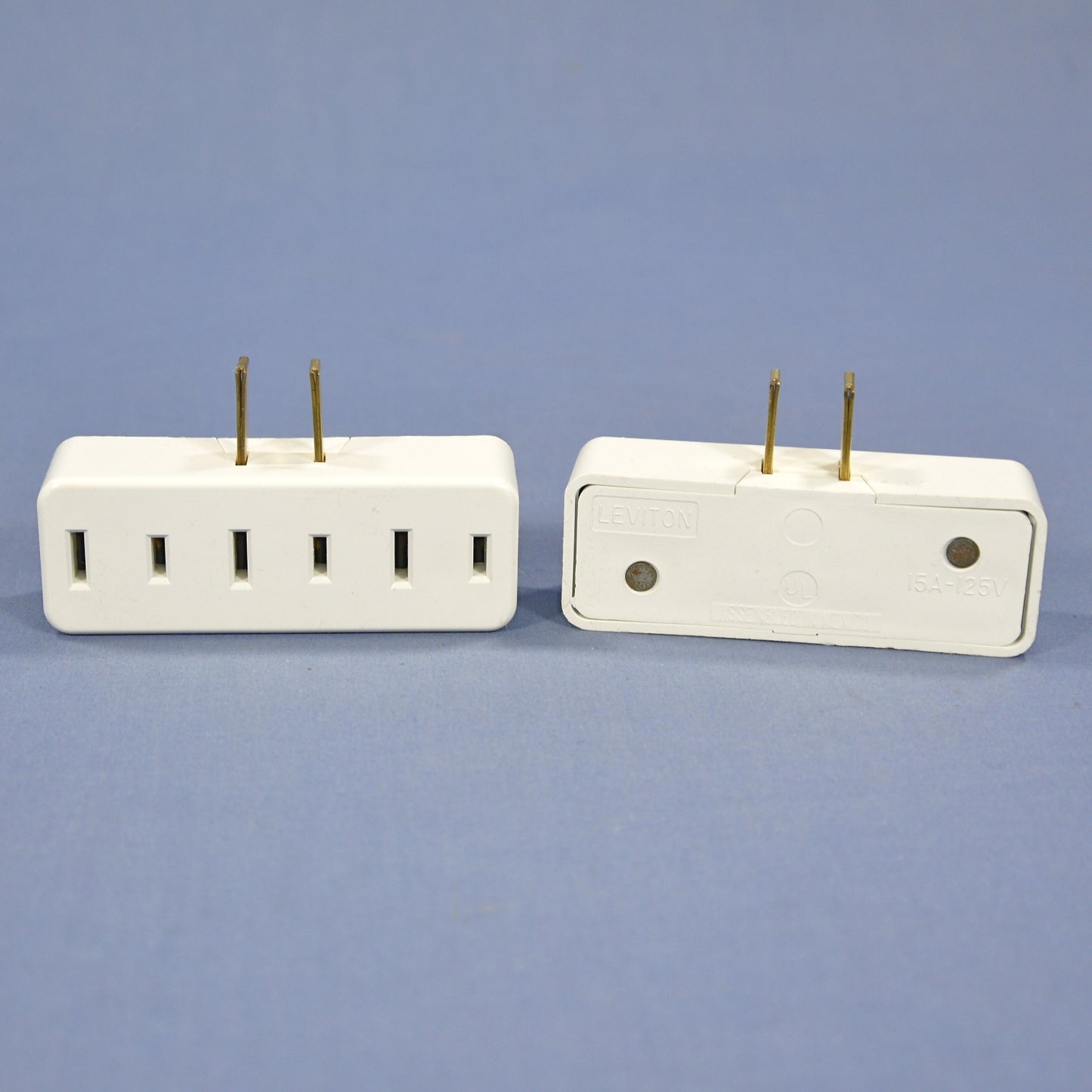 Leviton 65-W White Polarized Plug-In Triple Tap 15A Outlet Adapters 1-15R 10pk