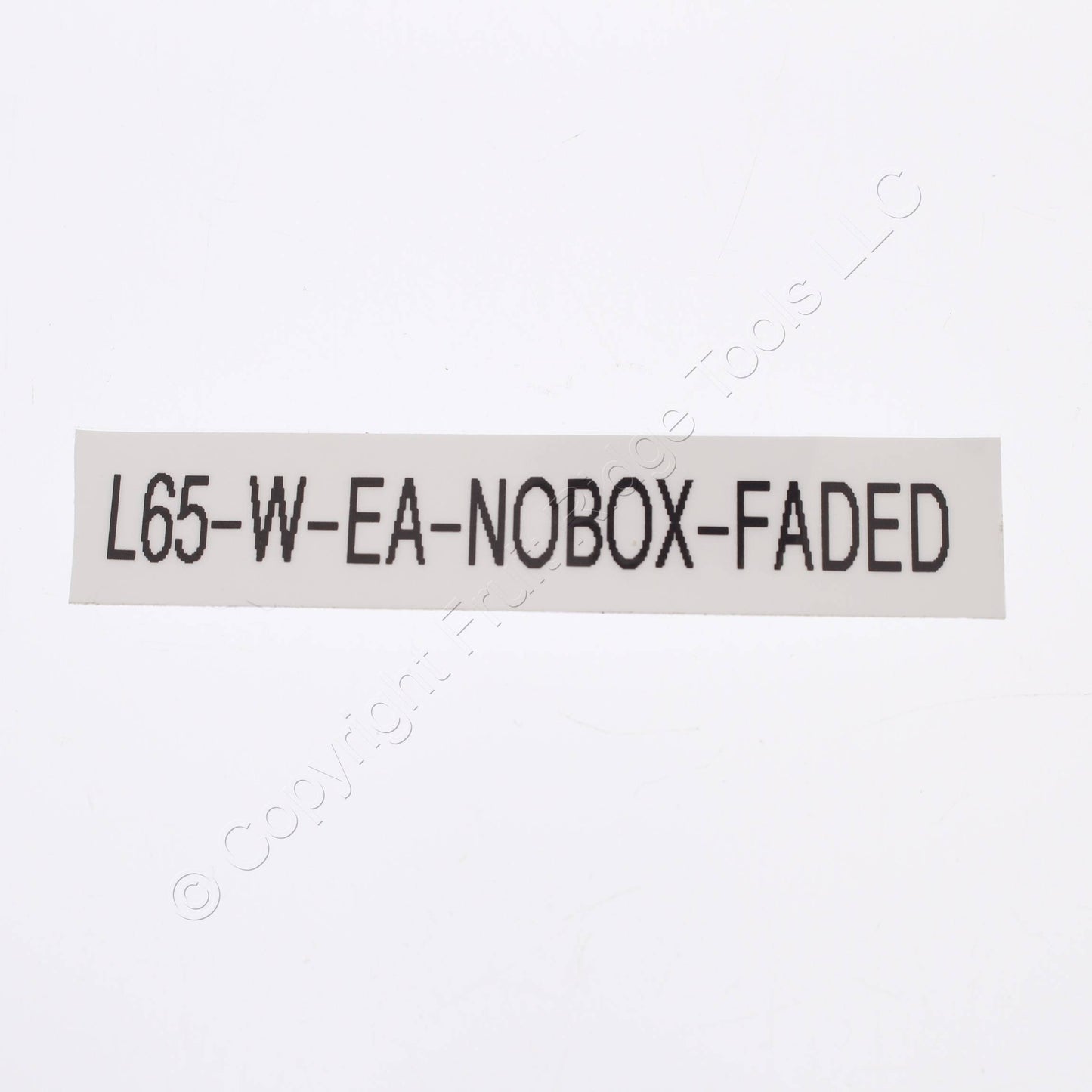 Leviton Faded White Adapter Plug-In Triple Tap Outlet Nema 1-15R 15A 125V 65-W