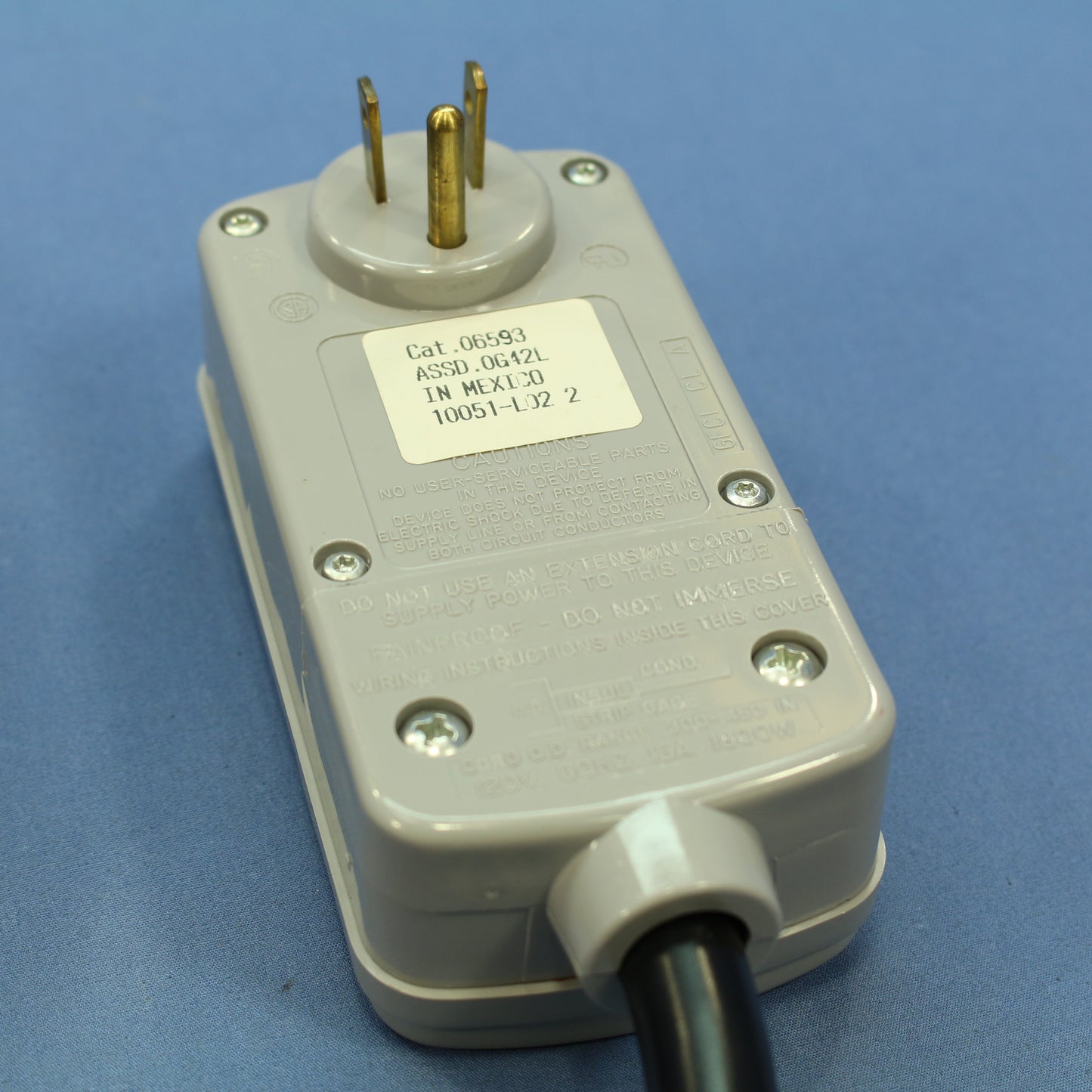 Leviton Gfci Right Angle Plug w/ 14AWG 600V 15ft. Cable Nema 5-15P 15A 120V 6593