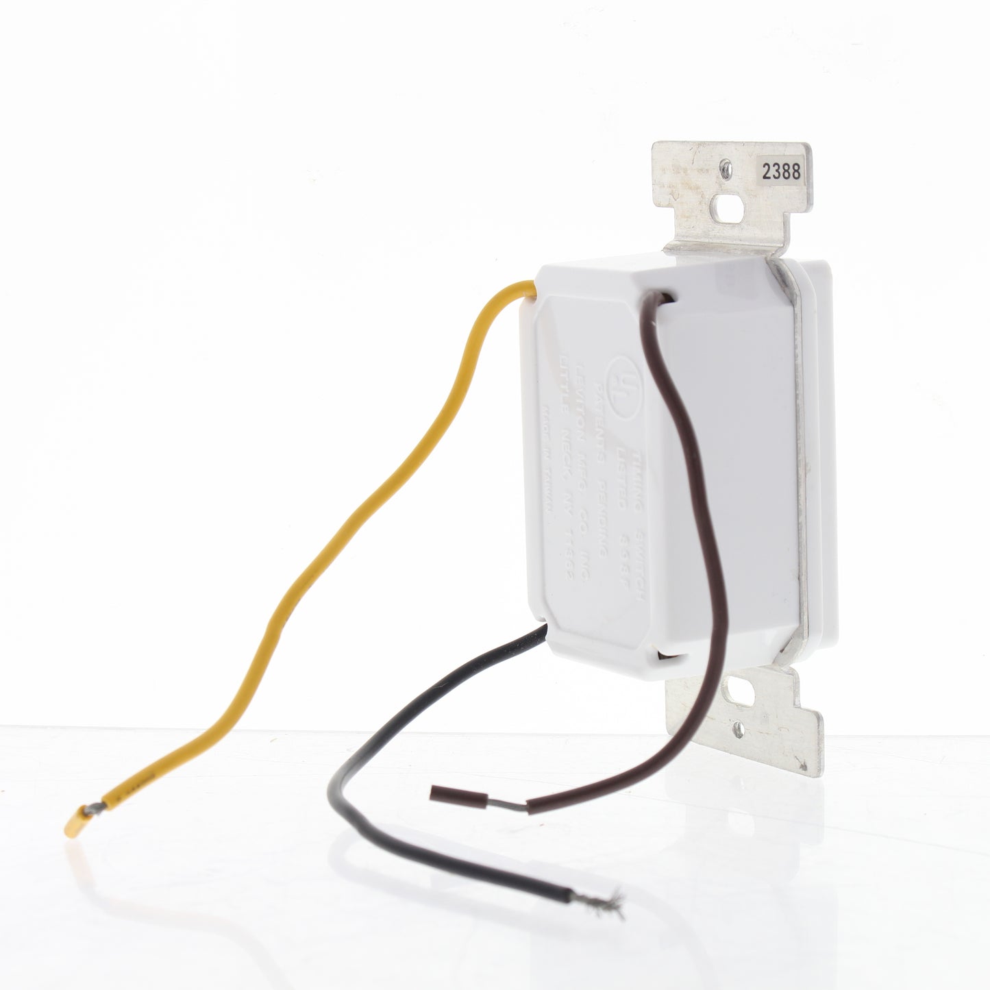 Leviton 6653-W White 3-Way Programmable Wall Switch 500W 120V Incandescent Only