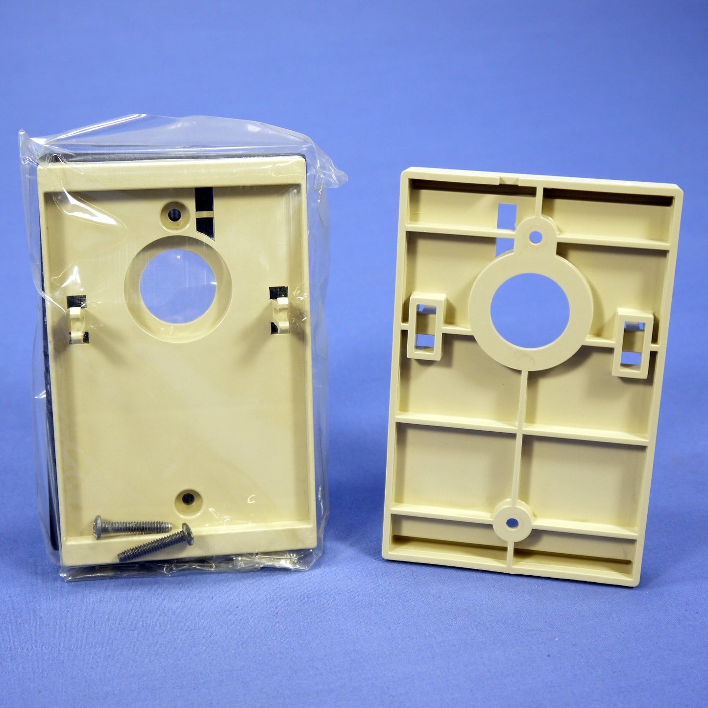 Leviton 6781-I Ivory Electrical Box Mounting Adapters w/ Gasket for #6777 10pcs