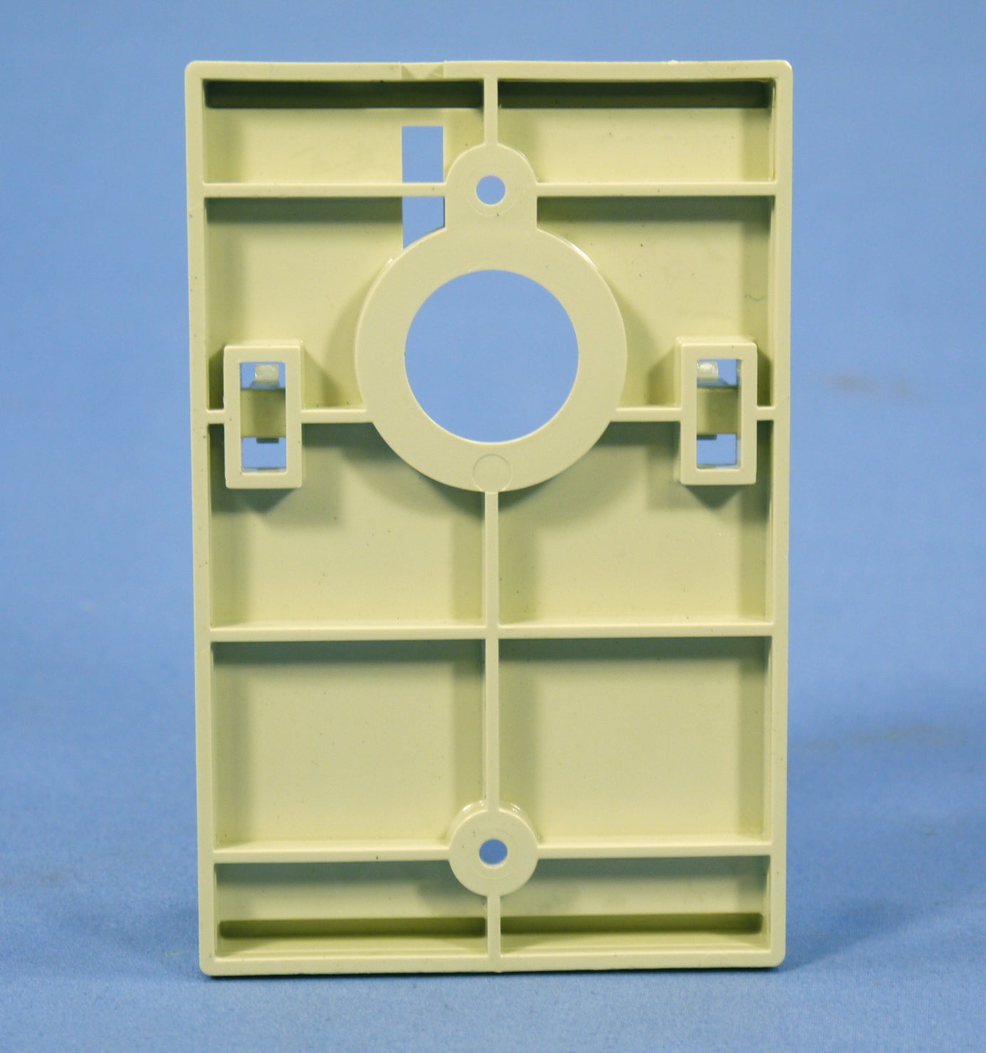 Leviton 6781-I Ivory Wall Surface Mounting Adapter for Occupancy Sensor + Gasket