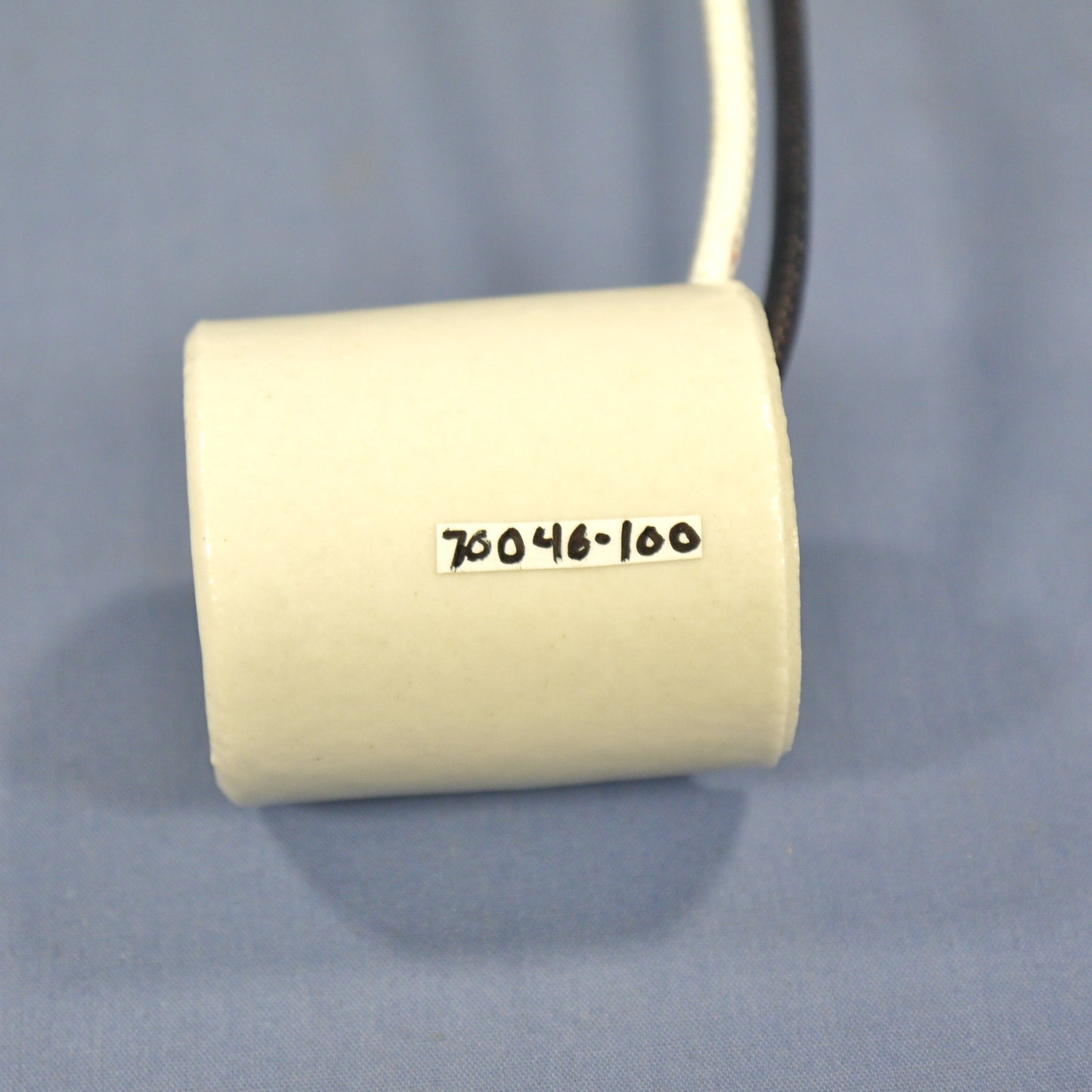 Porcelain Lampholder Light Socket Medium Base 4KV Pulse Rated 600W 70046-100
