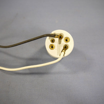 Leviton Porcelain Light Socket 4 KV Pulse Lamp Holder Bushing Mount 70051-000