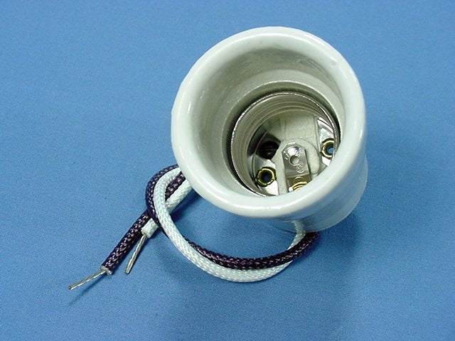 Leviton Porcelain Light Socket 4KV Pulse Rated Lamp Holder Screw Mount 70052-100