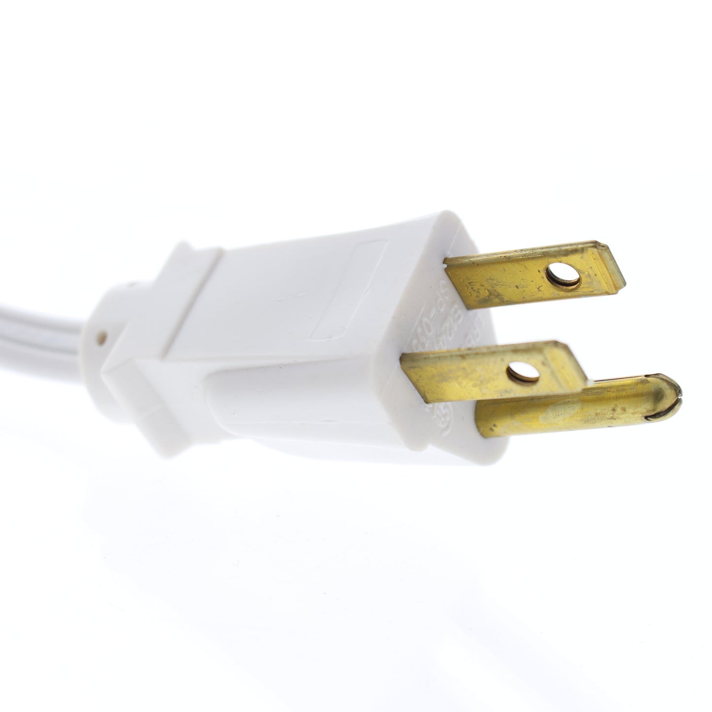 Leviton 7079-6-WH White 6-Ft Lamp Cord 18/3 with Molded Grounding Connector Plug