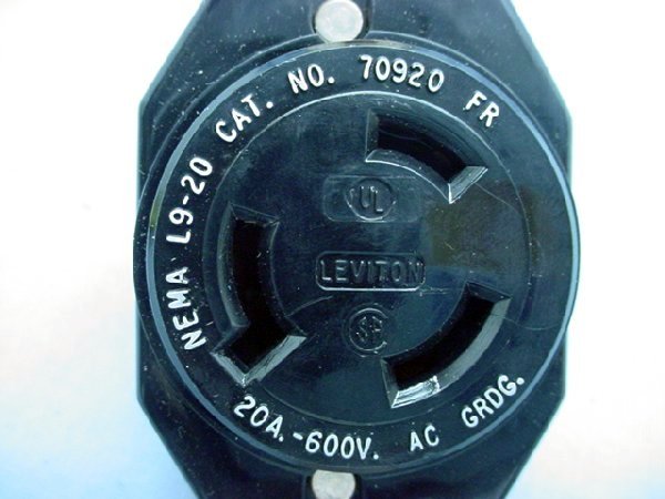 Leviton 70920-FR Twist Turn Locking Receptacle Outlet 20A 600V NEMA L9-20R Boxed