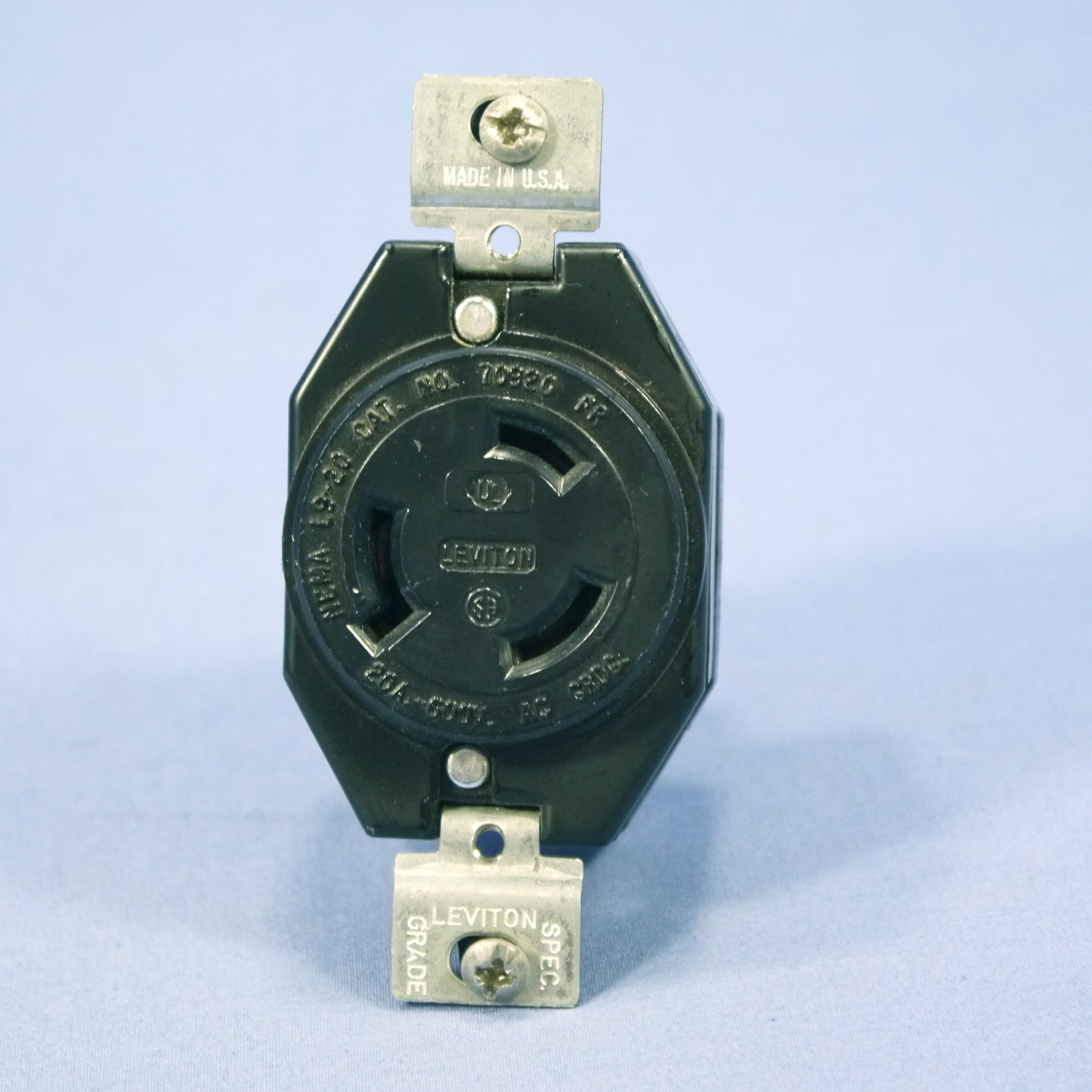 Leviton Twist Turn Locking Receptacle Outlet Nema L9-20R 20A 600V Bulk 70920-FR