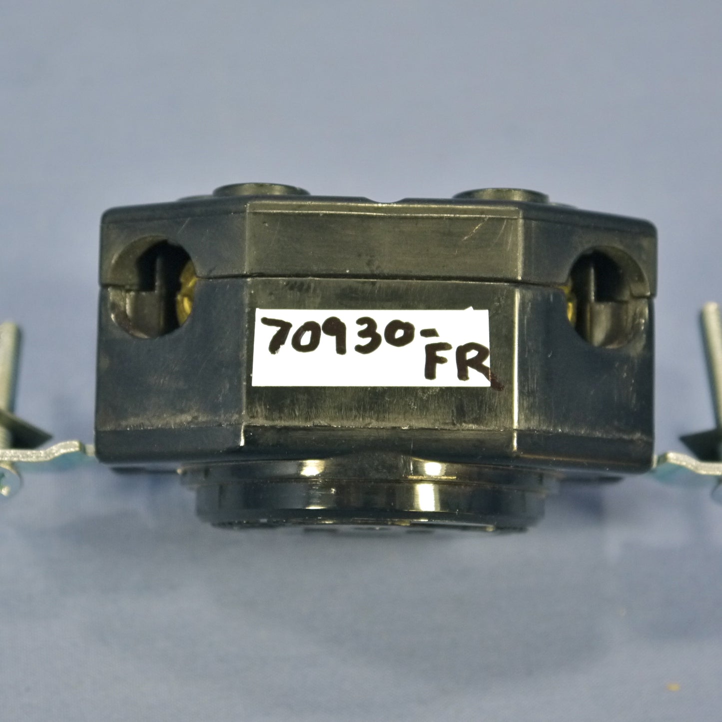 Leviton Turn Twist Locking Receptacle Outlet NEMA L9-30R 30A 600V Bulk 70930-FR