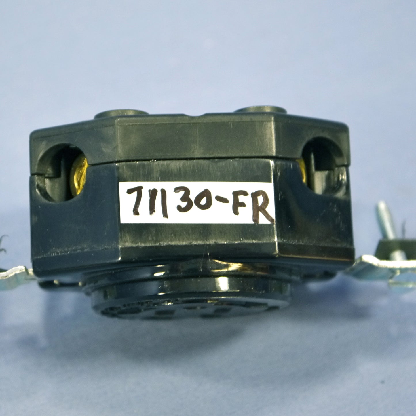 Leviton Turn Twist Locking Receptacle Outlet Nema L11-30R 30A 250V Bulk 71130-FR