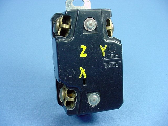 Leviton Locking Receptacle Turn Lock Outlet Nema L13-30R 30A 600V 3� 71330-FR