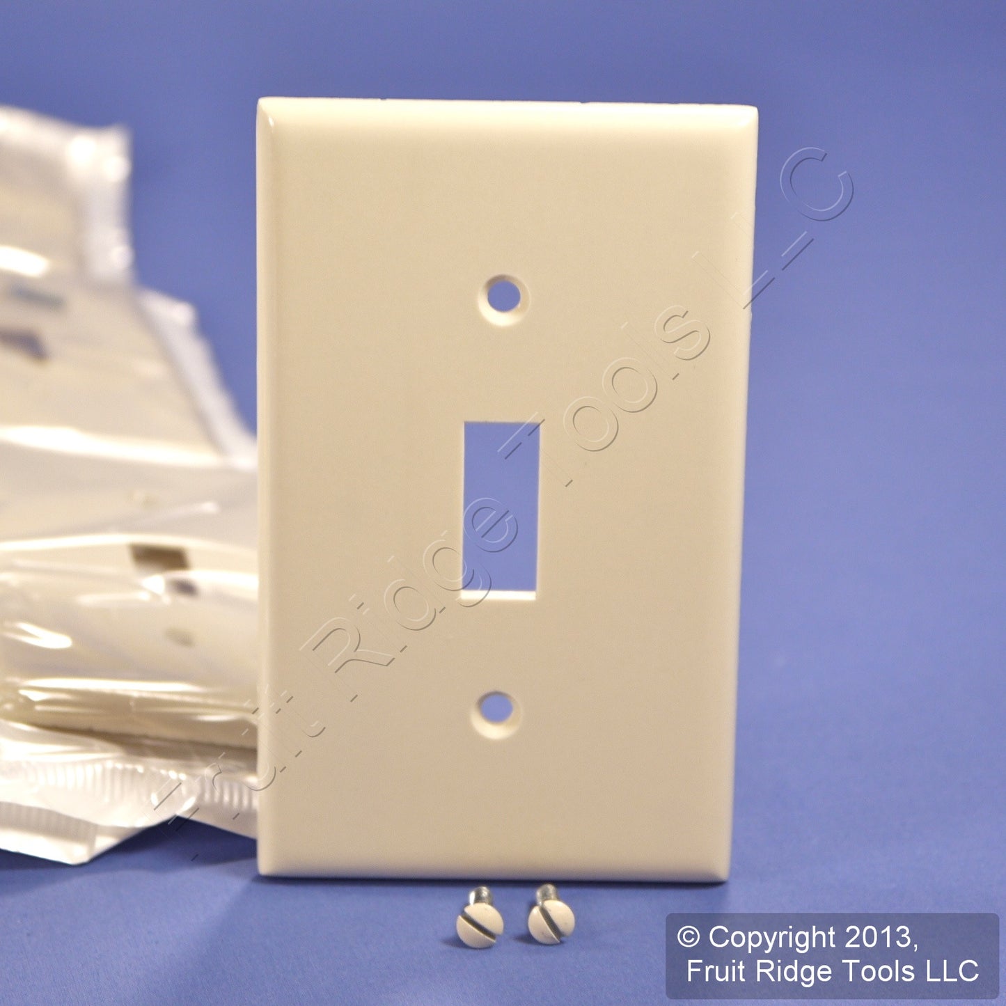Leviton 78001 Light Almond 1-Gang Plastic Toggle Standard Wallplate Cover 25pcs
