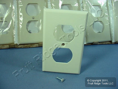 Leviton 78003 Light Almond 1-Gang Duplex Plastic Standard Wallplate Cover 25pcs