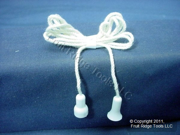 1000 Leviton 3-Foot Light Socket Extension Cord Lamp Holder Pulls w/ Tassel 8010