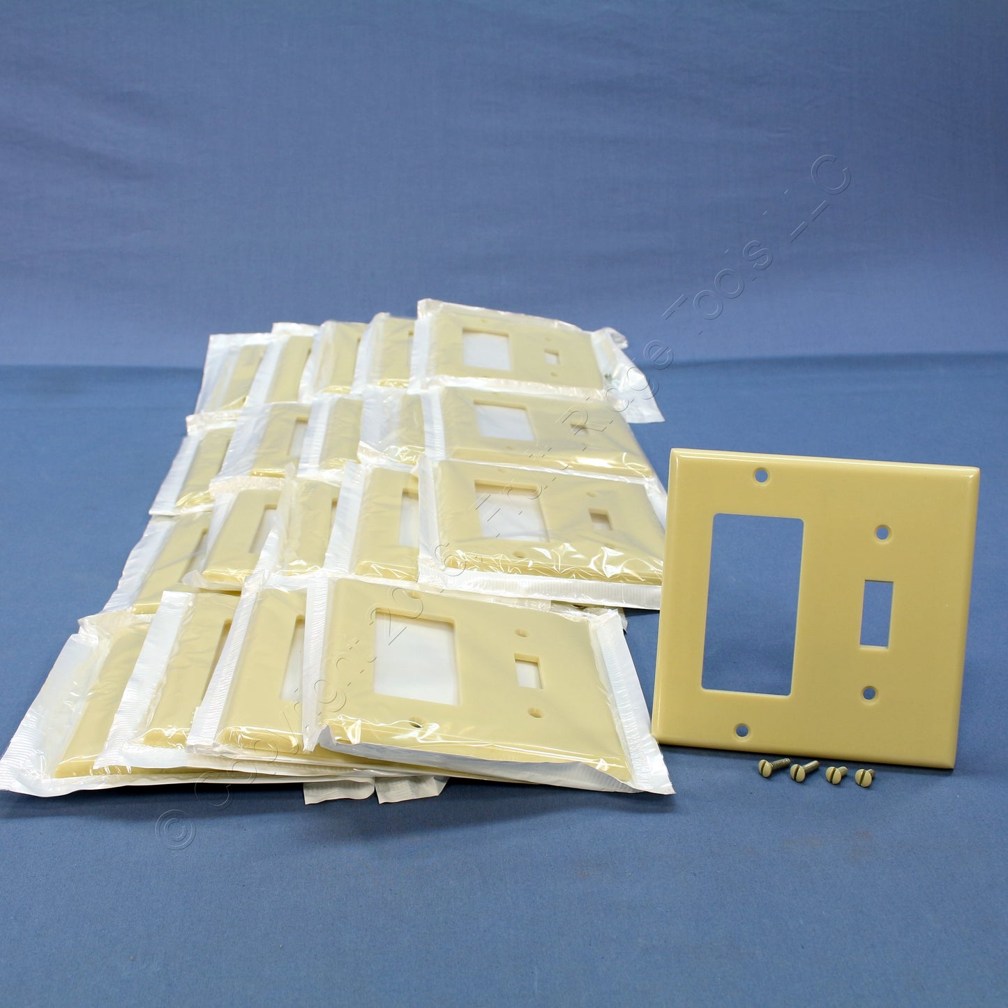 Leviton 80405-I Ivory 2-Gang Toggle Decora Plastic Standard Wallplate Cover 20pc