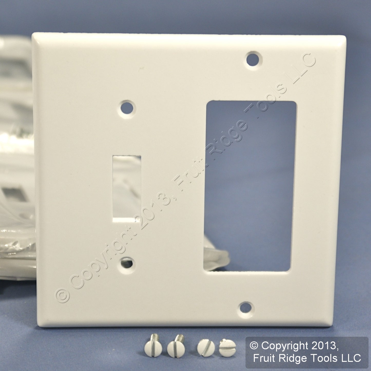 Leviton 80405-W White 2-Gang Toggle Decora Plastic Standard Wallplate Cover 25pc
