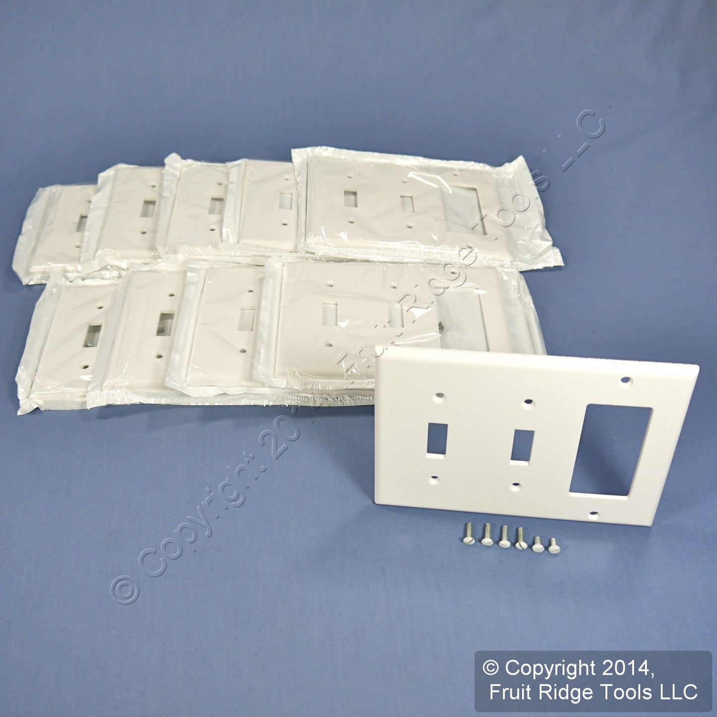 Leviton 80421-W White Standard 3-Gang Toggle Decora Plastic Wallplate Cover 10pc