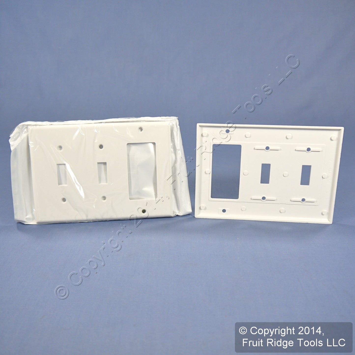 Leviton 80421-W White Standard 3-Gang Toggle Decora Plastic Wallplate Cover 10pc