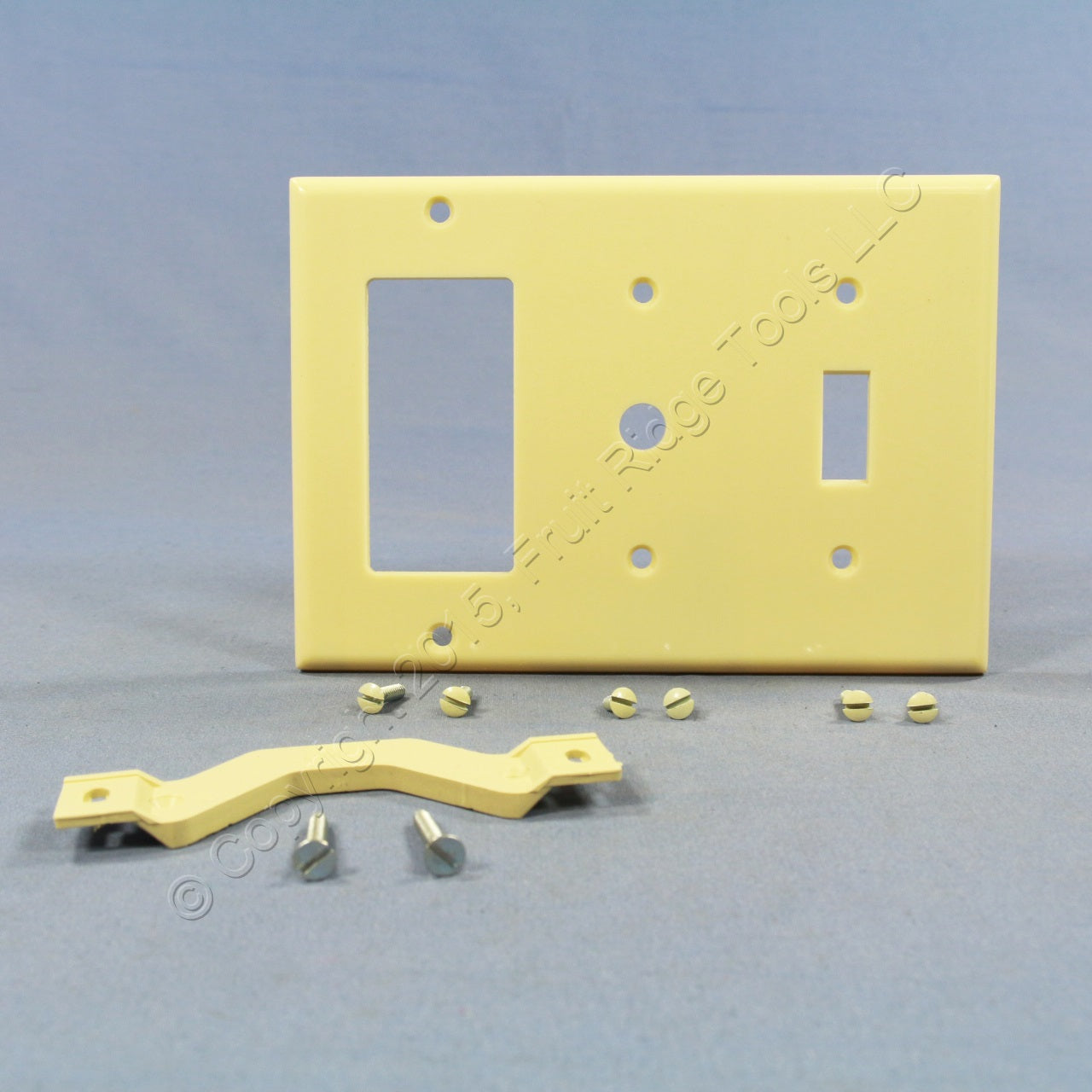 Leviton 80442-I Ivory 3-Gang Decora Toggle Phone Cable Thermoset Wallplate Cover