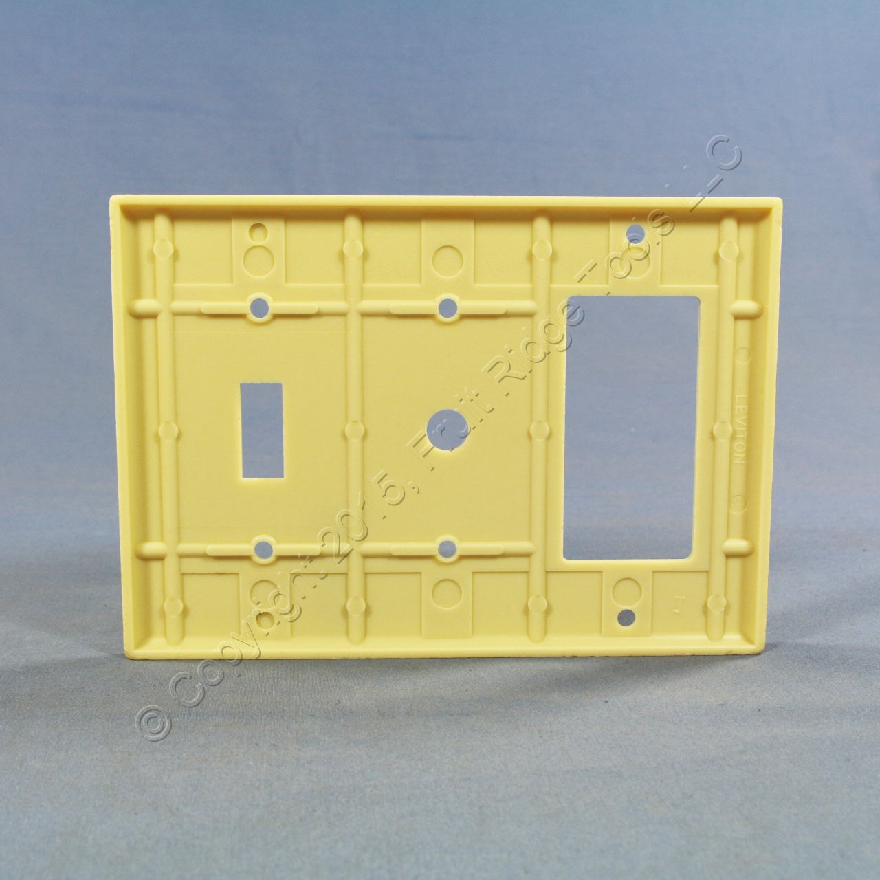 Leviton 80442-I Ivory 3-Gang Decora Toggle Phone Cable Thermoset Wallplate Cover