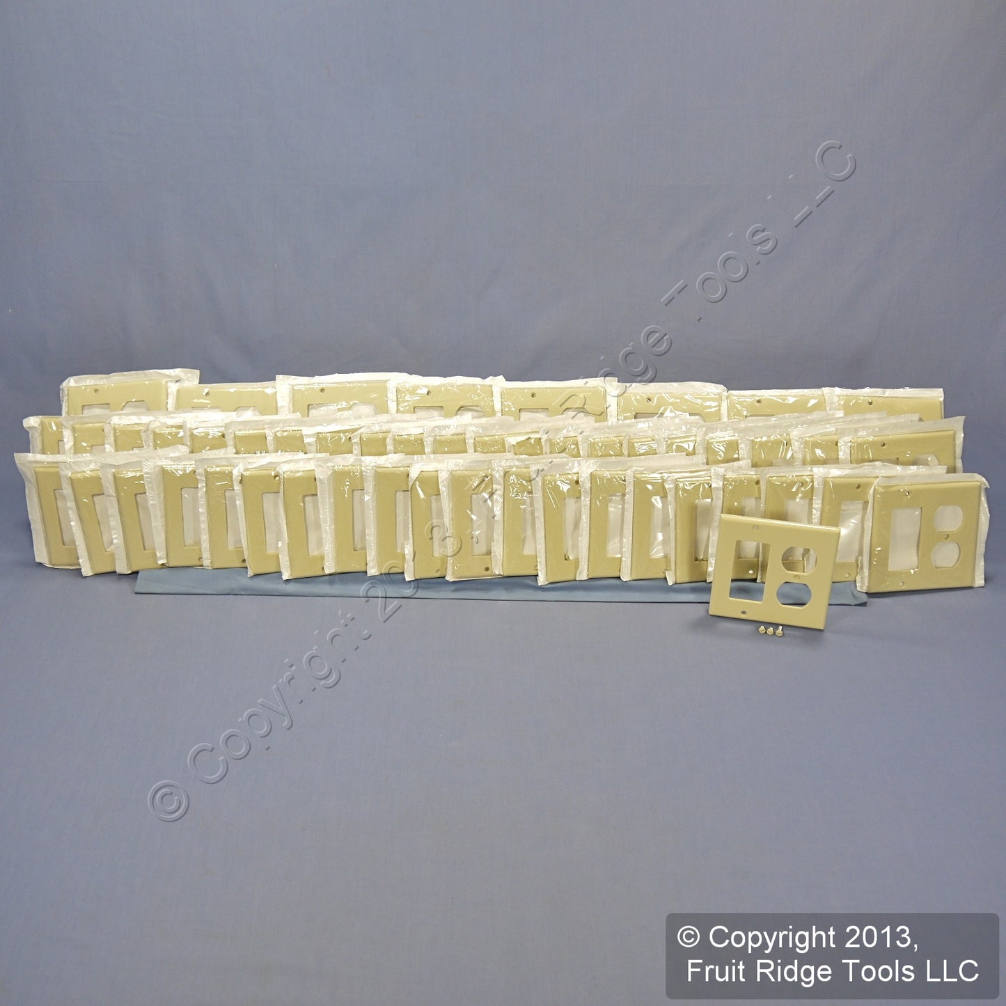 Leviton 80455-I Ivory 2-Gang Decora Gfci Receptacle Thermoset Wallplates 50-Pack