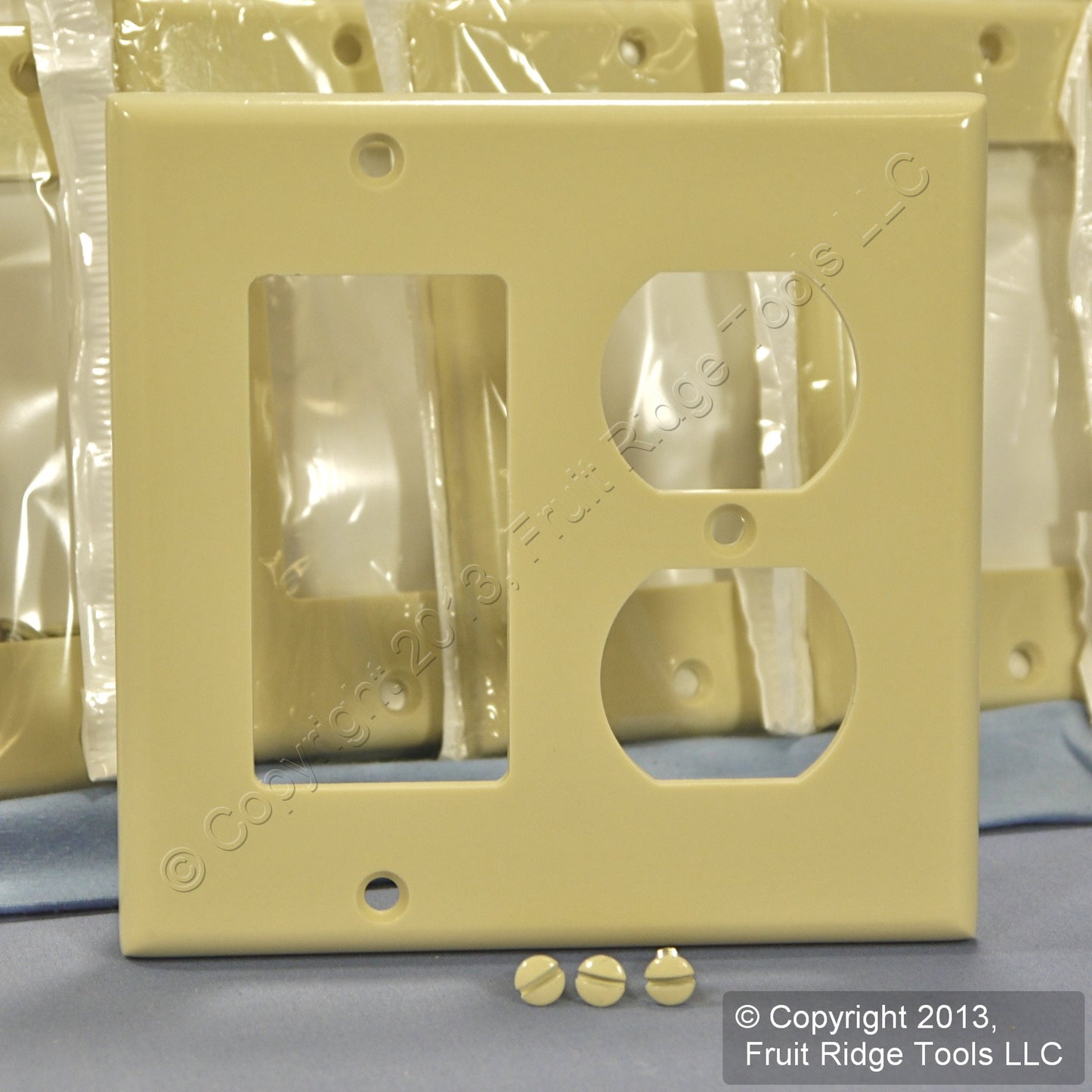 Leviton 80455-I Ivory 2-Gang Decora Gfci Receptacle Thermoset Wallplates 50-Pack
