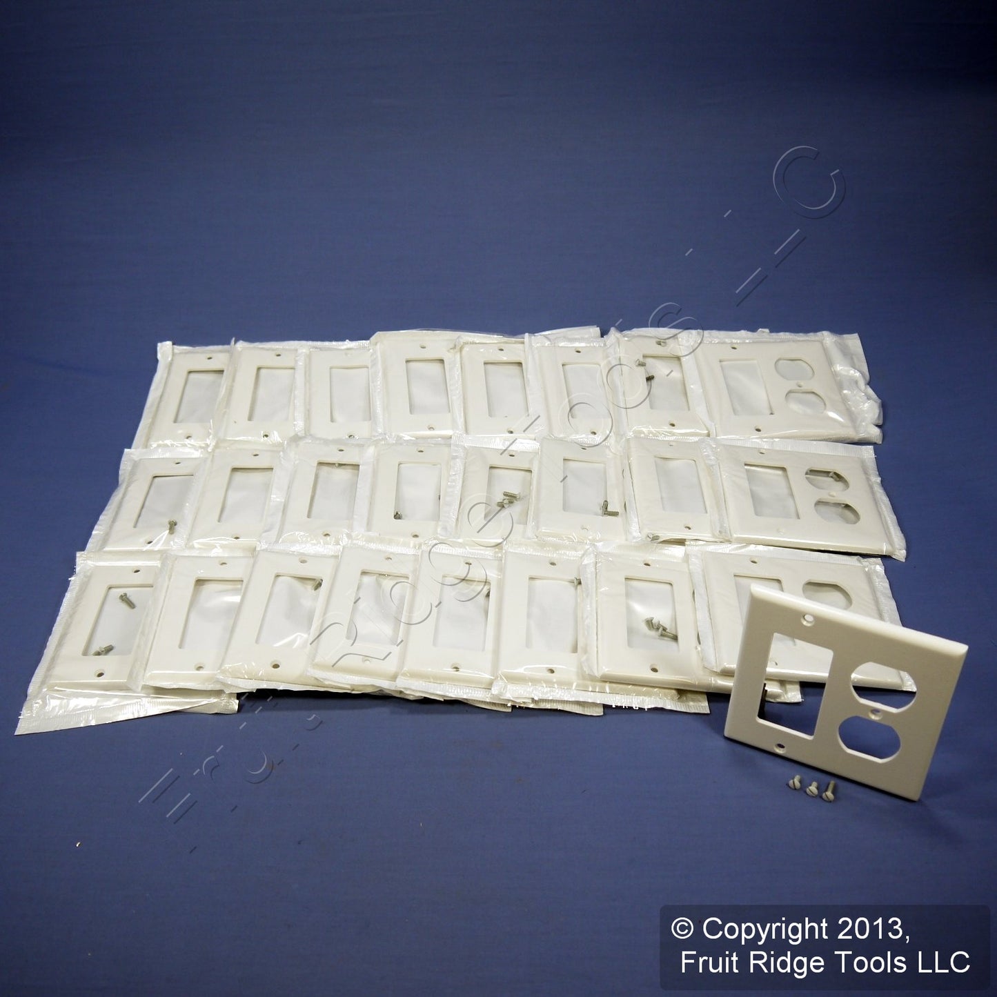 Leviton 80455-W White 2-Gang Duplex Decora Plastic Standard Wallplate Cover 25pc