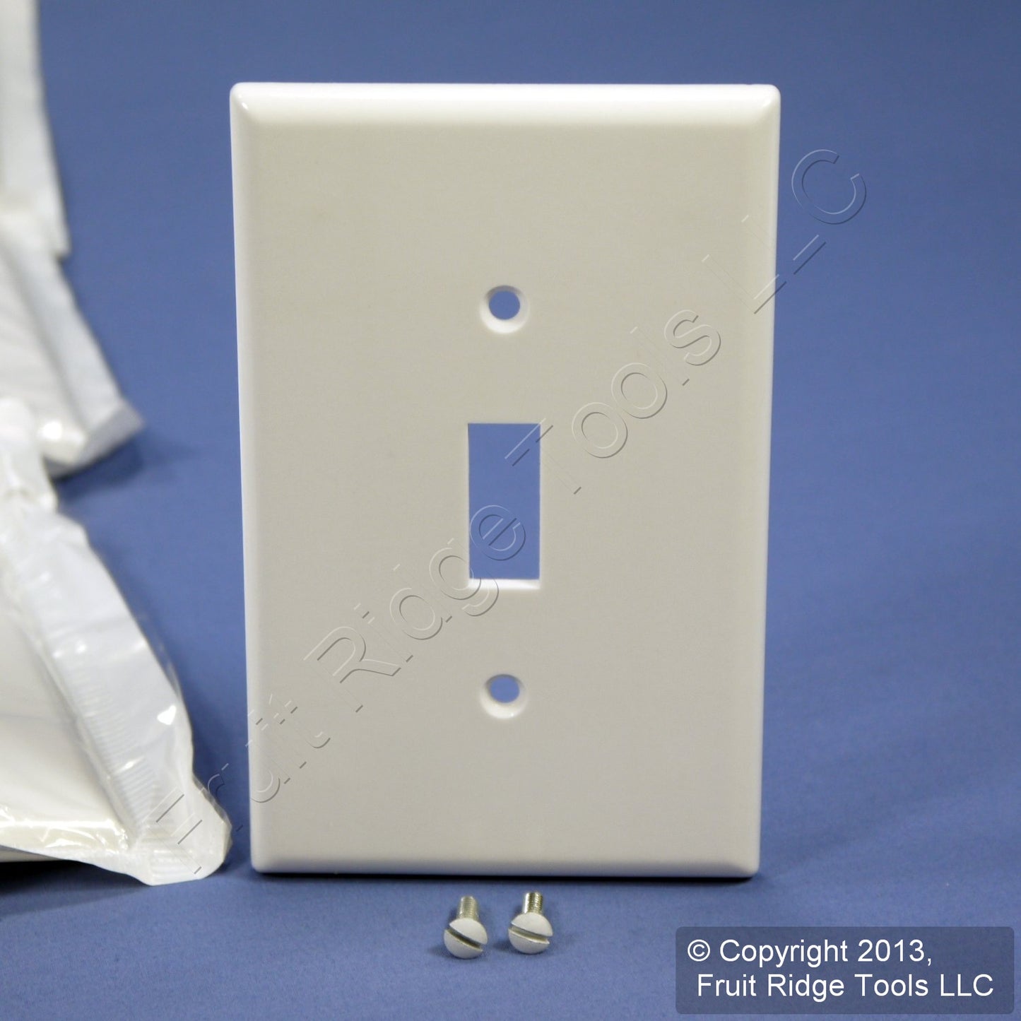 Leviton 80501-W White 1-Gang Toggle Switch Plastic Midway Wallplate Covers 25pcs