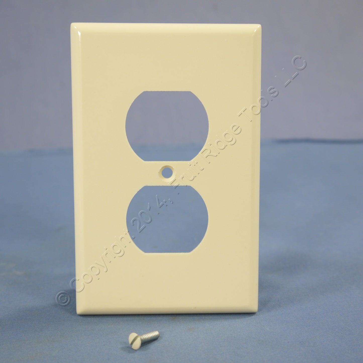 Leviton 80503-A Almond 1-Gang Duplex Outlet Plastic Midway Wallplate Covers 3pcs