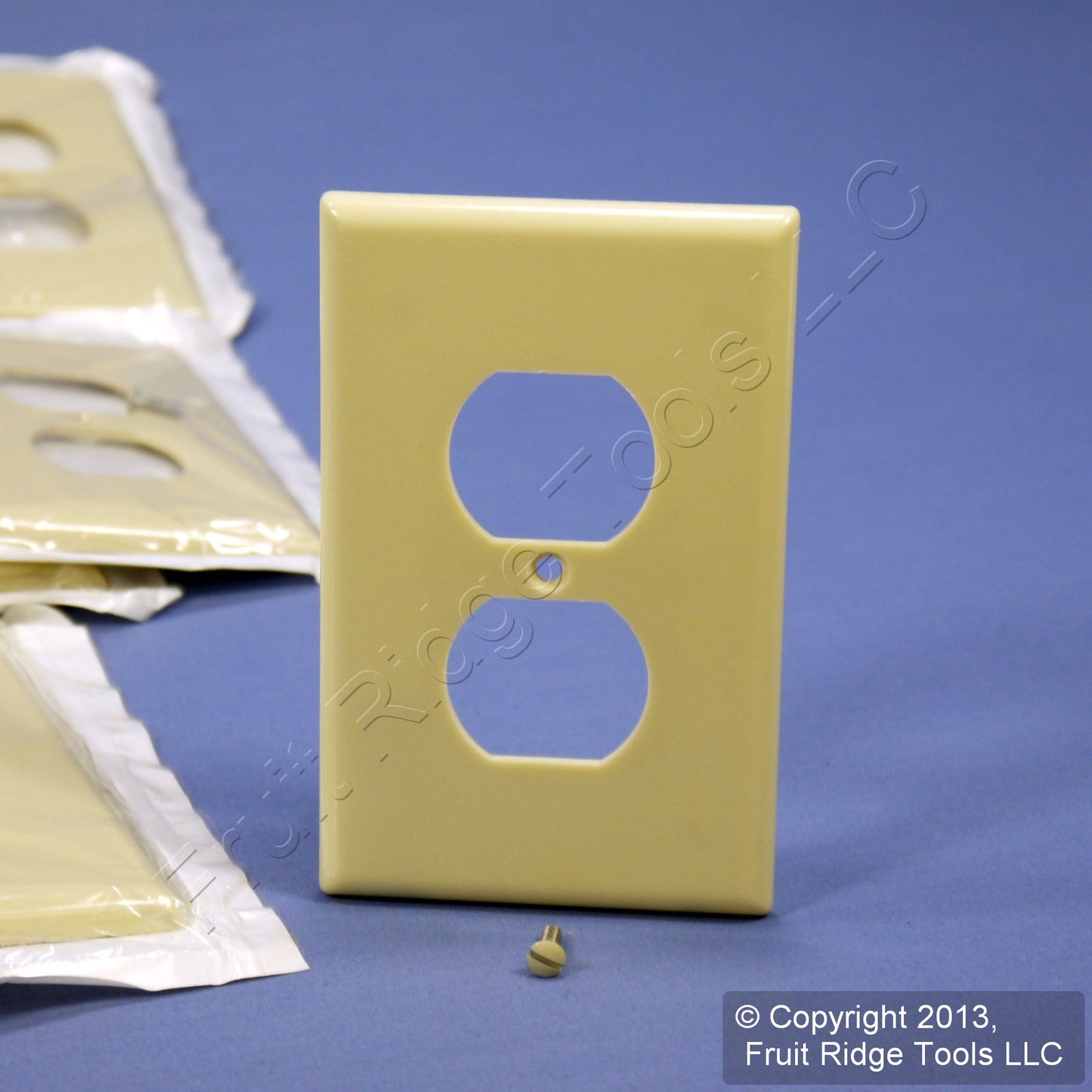 Leviton 80503-I Ivory 1-Gang Duplex Outlet Plastic Midway Wallplate Covers 25pcs