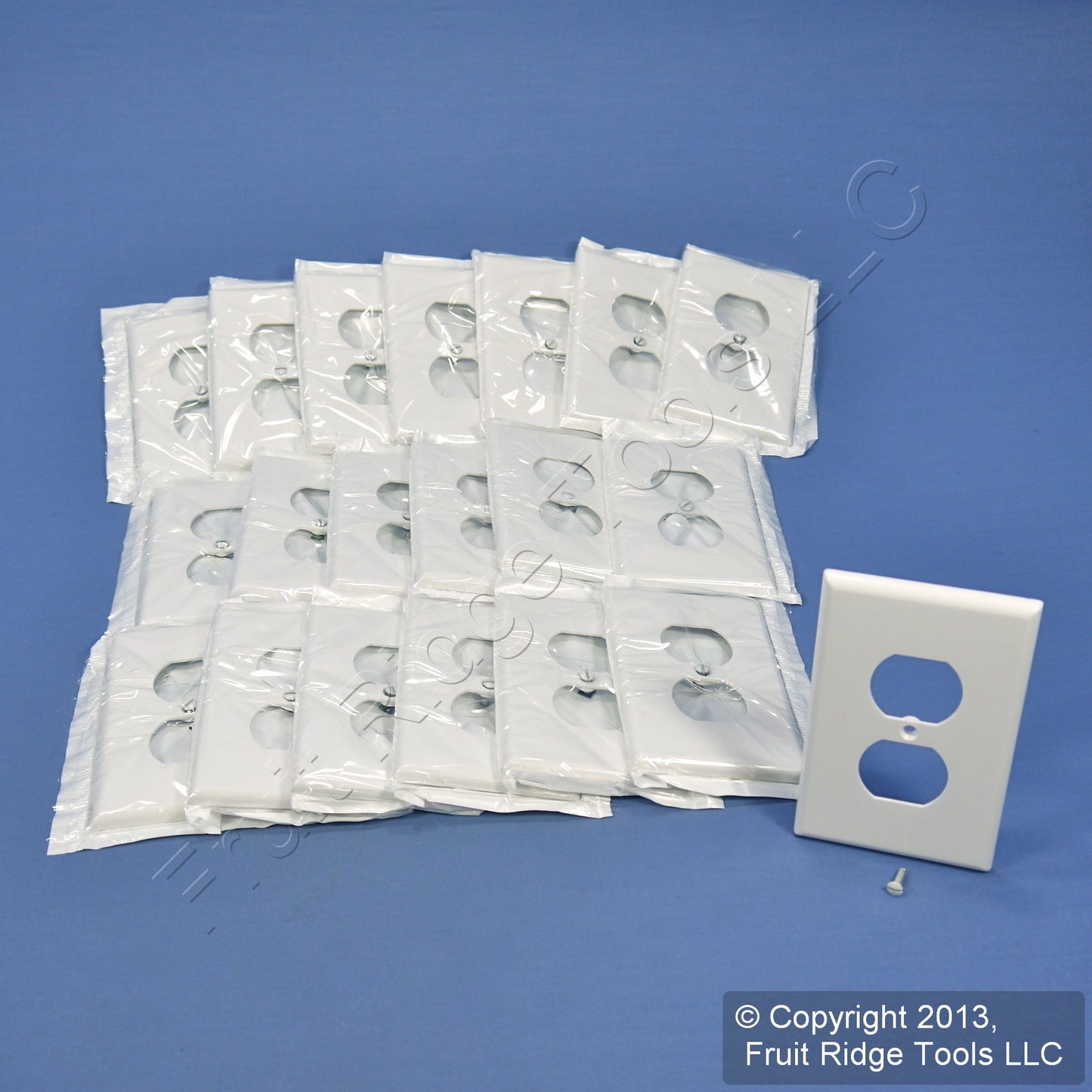 Leviton 80503-W White 1-Gang Duplex Outlet Plastic Midway Wallplate Covers 20pcs