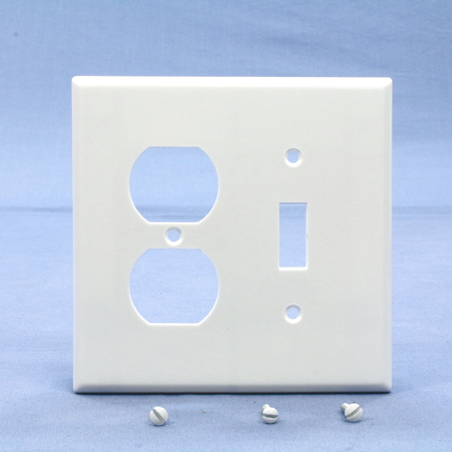 Leviton 80505-W White 2-Gang Toggle Duplex Plastic Midway Wallplate Cover 25pcs