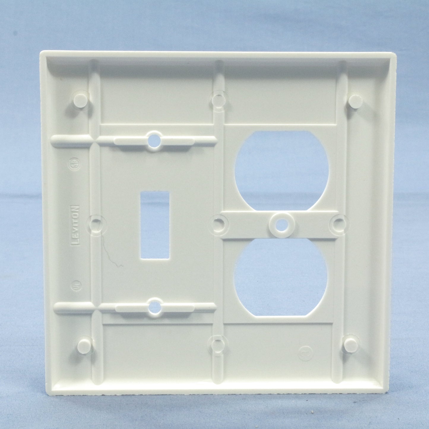 Leviton 80505-W White 2-Gang Toggle Duplex Plastic Midway Wallplate Cover 25pcs