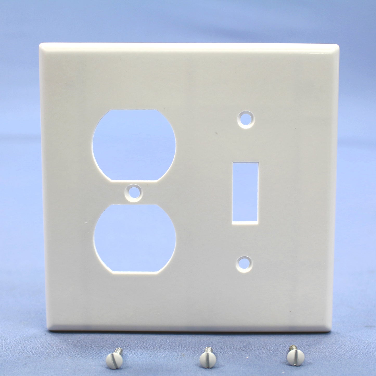 Leviton 80505-W White 2-Gang Toggle Duplex Plastic Midway Wallplate Cover 50pcs
