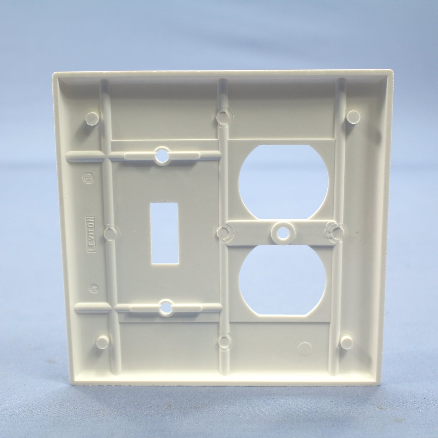Leviton 80505-W White 2-Gang Toggle Duplex Plastic Midway Wallplate Cover 50pcs