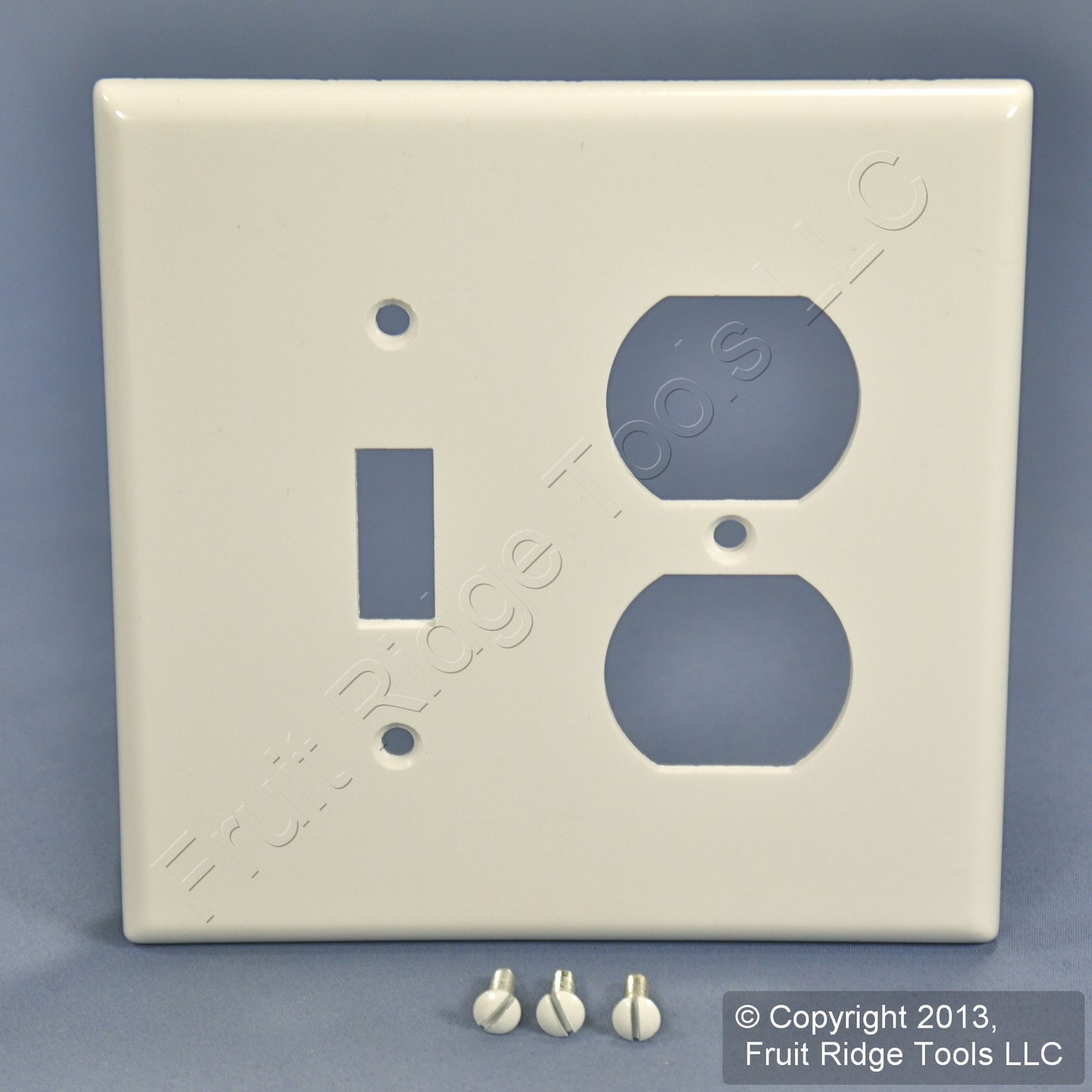 Leviton 80505-W white 2-Gang Toggle Duplex Plastic Midway Wallplate Cover 2-pack