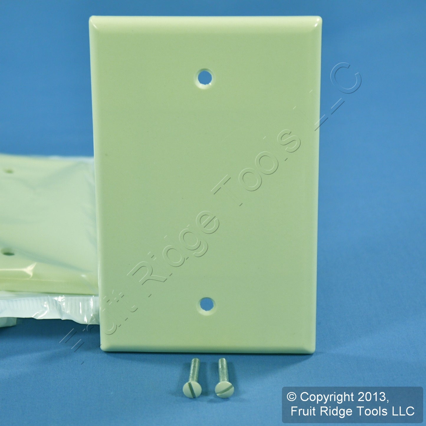 Leviton 80514-A Almond 1-Gang Blank Plastic Midway Wallplate Cover Box Mount 3pc