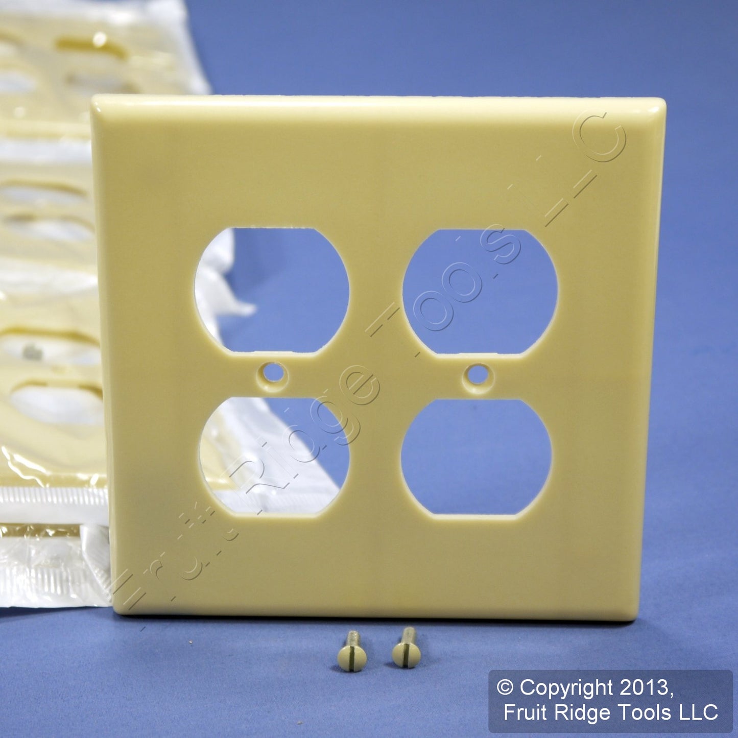 Leviton 80516-I Ivory 2-Gang Duplex Outlet Plastic Midway Wallplate Covers 20pcs