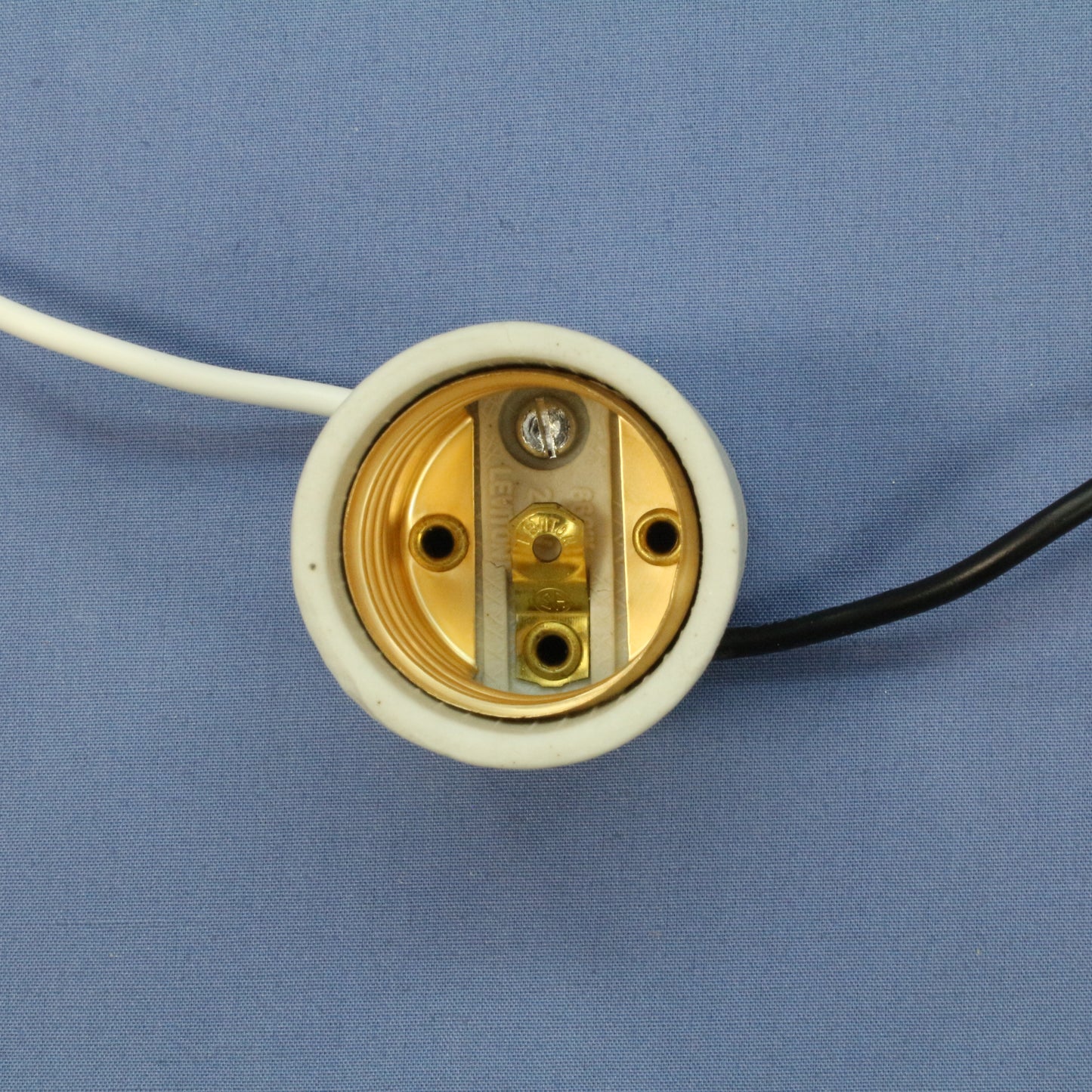 Leviton Unglazed Porcelain Lampholder 24" Wire Leads Incandescent 8052-999